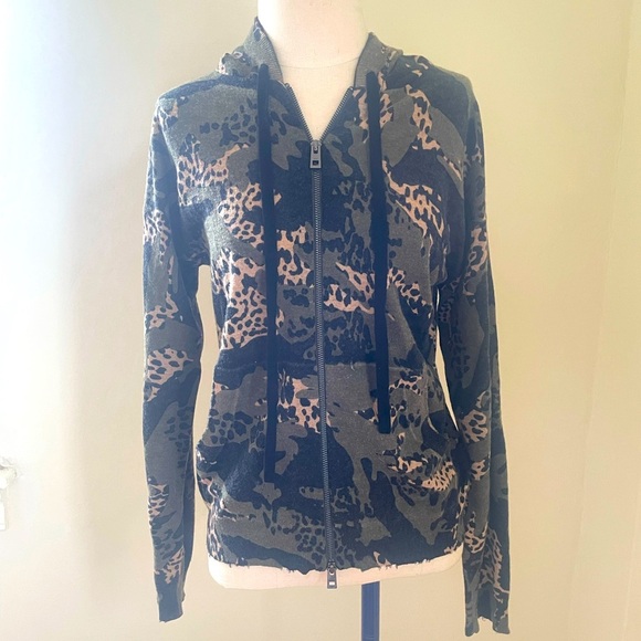 💚Zadig & Voltaire Camo Print CASHMERE Zip Sweater Jacket Hood Small $495
Rare! - Picture 2 of 10